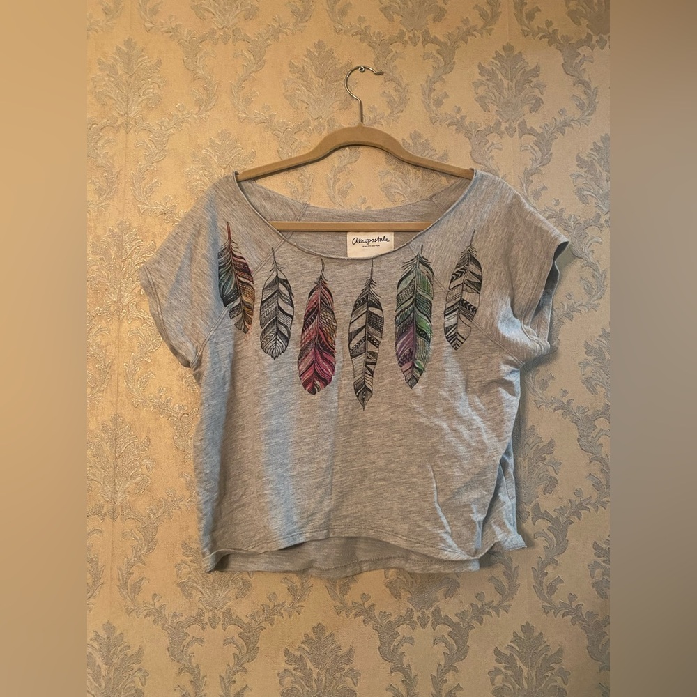 Aéropostale Oversized Feather Crop Top
